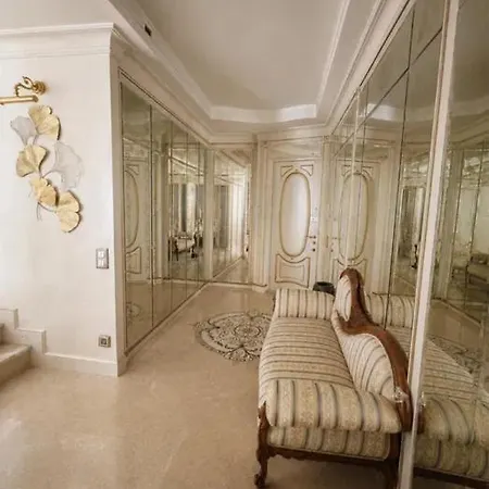 French Boulevard Luxury *