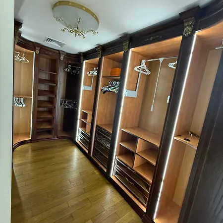 French Boulevard Luxury Apartment Odesa